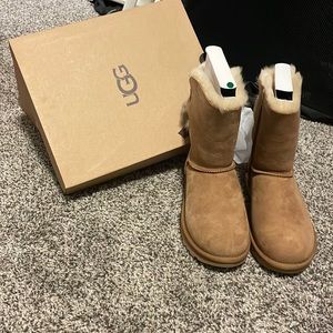 NWT Bailey Bow II Ugg boots